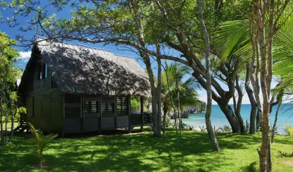 Anjajavy-le-Lodge-bryhq6iv bungalow right on the beach 1jpg