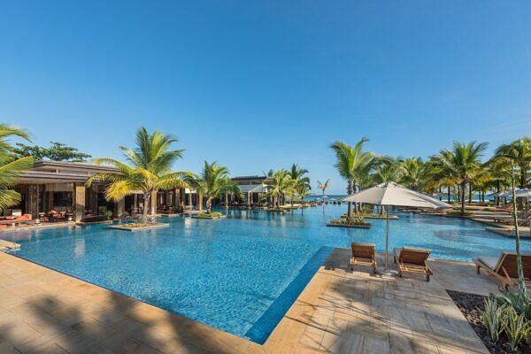 The_Westin_Turtle_Bay_Resort&Spa-mrutb-main-pool-6968-hor-clsc