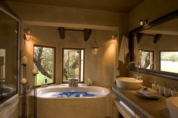 Okonjima-Villa-okonjima-namibia-villa-main-bathroom