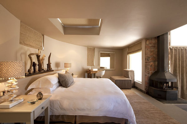 Sossusvlei-Desert-Lodge-sossusvlei-desert-lodge-bedroom1