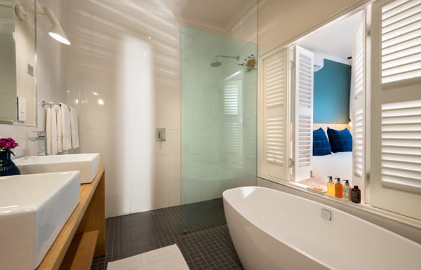 More-Quarters-Hotel-more-quarters-one-bedroom-bathroom-1-preview-maxwidth-2000-maxheight-2000-ppi-300-quality-1002