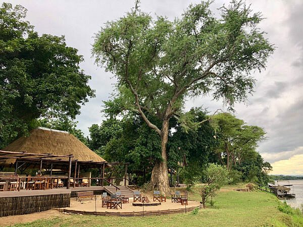 Chiawa-Camp-chiawa-exterior-new-bar-dining