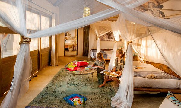 Kaingo-Camp-shenton-safaris-kaingo-25-deluxe-family-suite-interiors