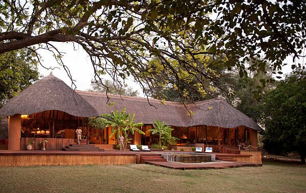 Luangwa-River-Camp-201108-luangwariverlodge-2125