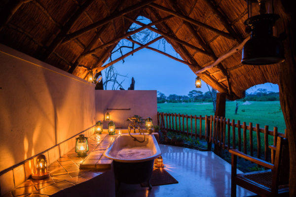 The_Hide-7-the-hide-deluxe-tents18-honeymoon-outdoor-bath