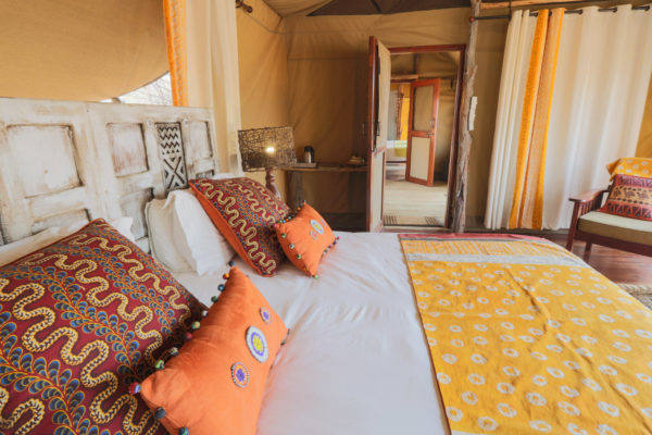 Changa_Safari_Camp-deluxe-family-tent-main-room