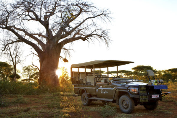 Malilangwe-3-Malilangwe-singita_pamushana_lodge_-_game_drive_vehicle_