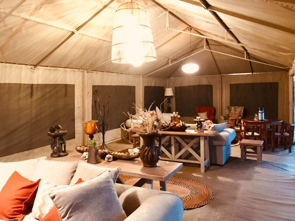 Ingwe_Pan_Camp-ingwe-lounge-at-night