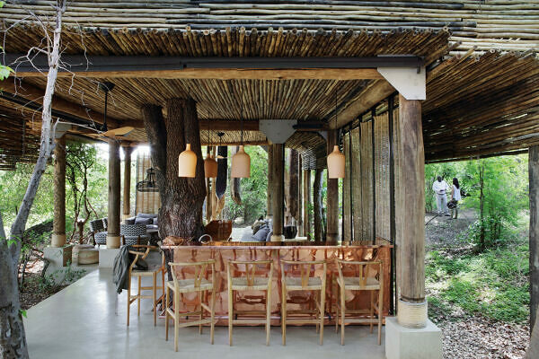 Matetsi_River_Lodge-copper bar